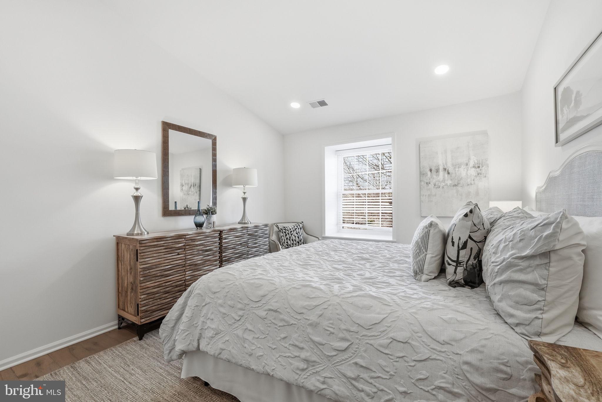 GRAYS POINTE - Residential