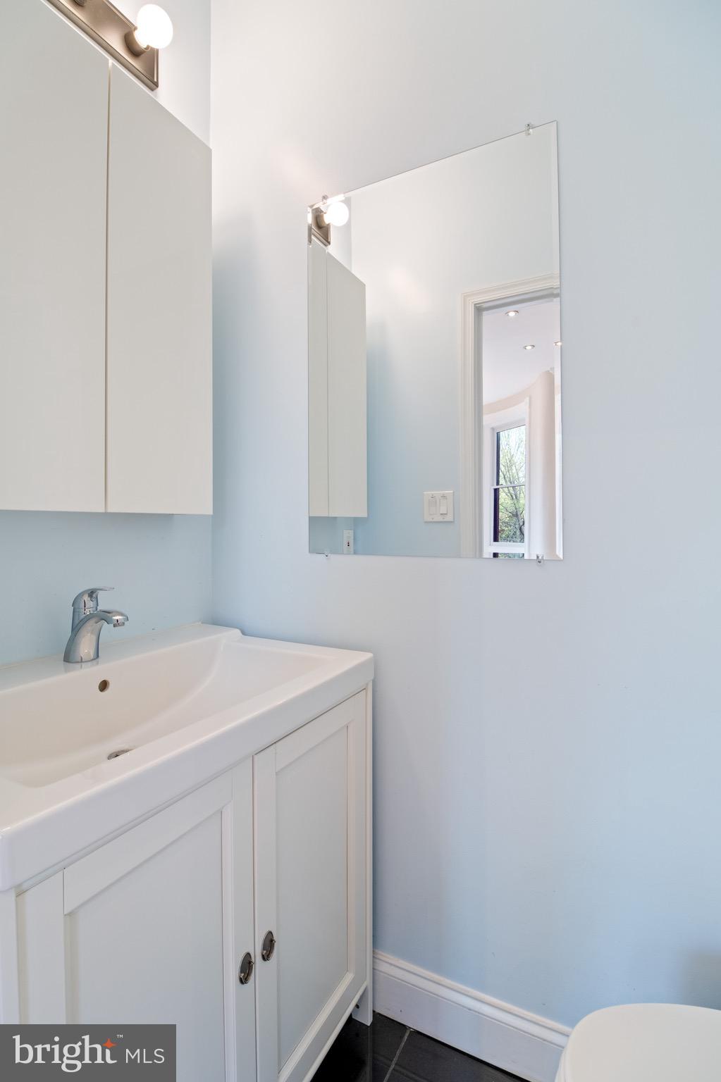 CAPITOL HILL - Commercial Sale