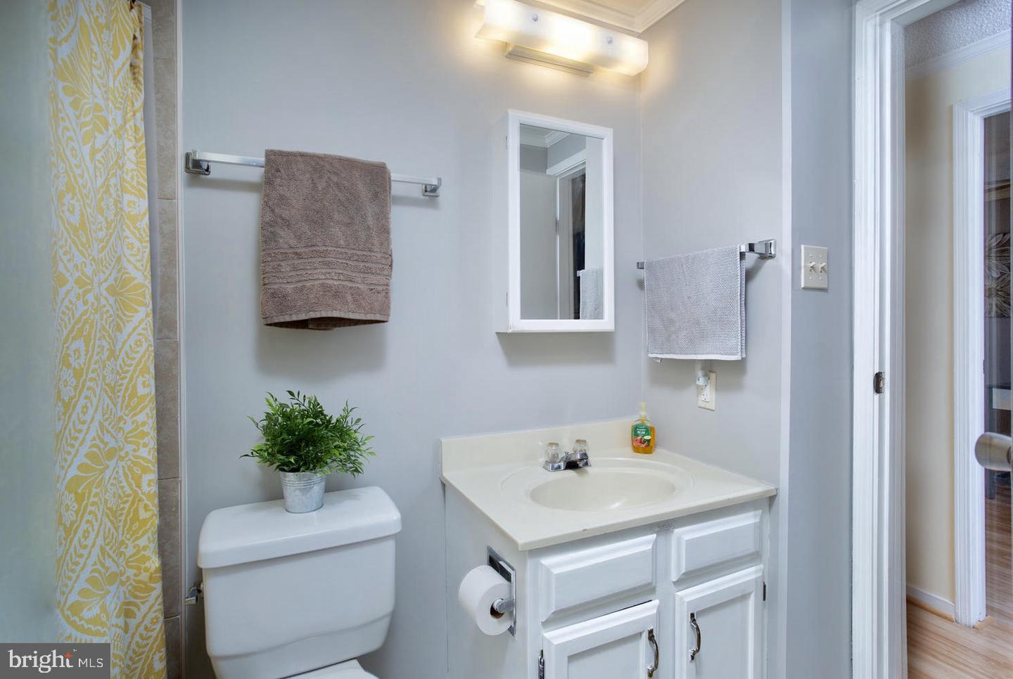 TOWNS OF OAK SPRINGS - Residential Lease