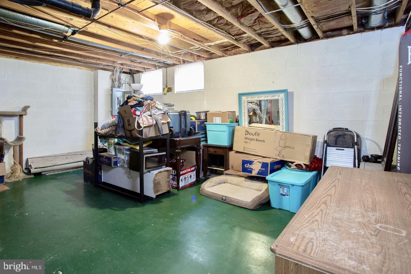 TOWNS OF OAK SPRINGS - Residential Lease