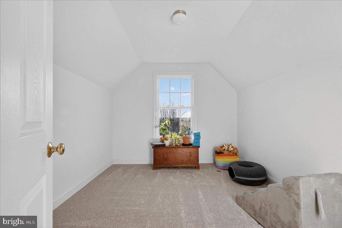 FERGUSON HILL - Residential