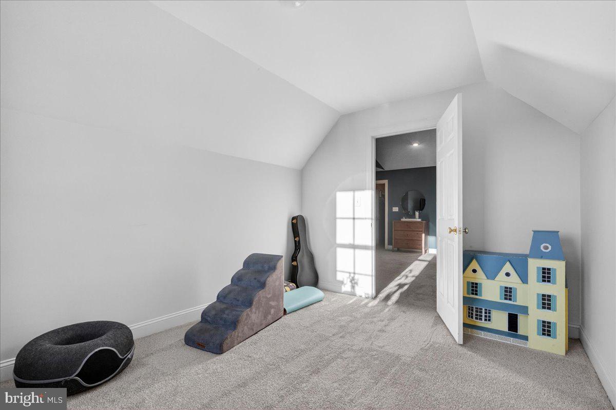 FERGUSON HILL - Residential