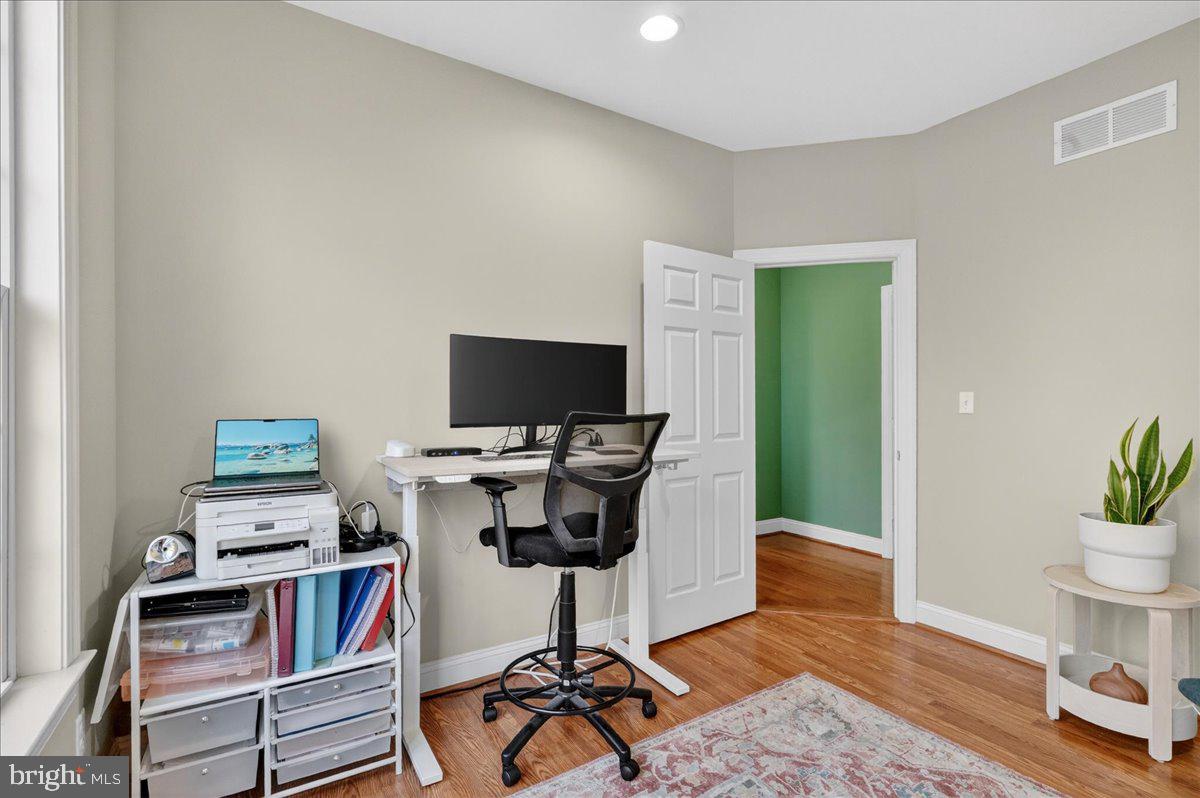 FERGUSON HILL - Residential