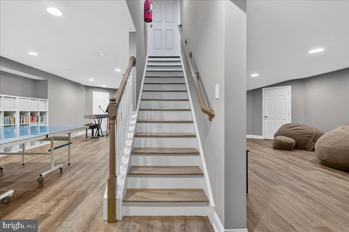 FERGUSON HILL - Residential