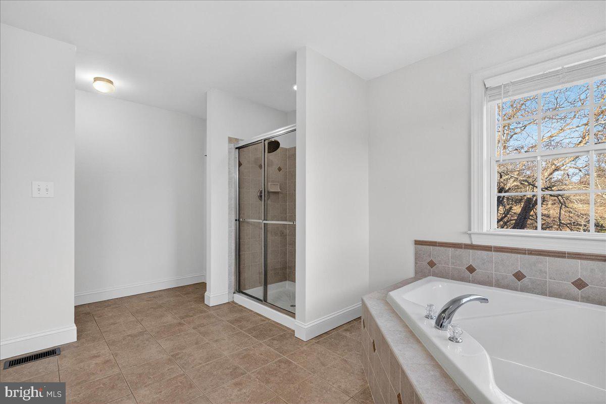 FERGUSON HILL - Residential