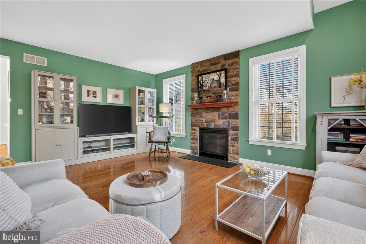 FERGUSON HILL - Residential