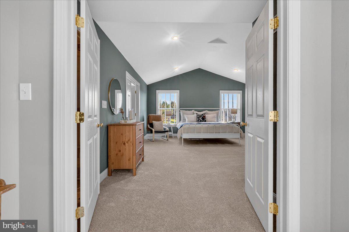 FERGUSON HILL - Residential