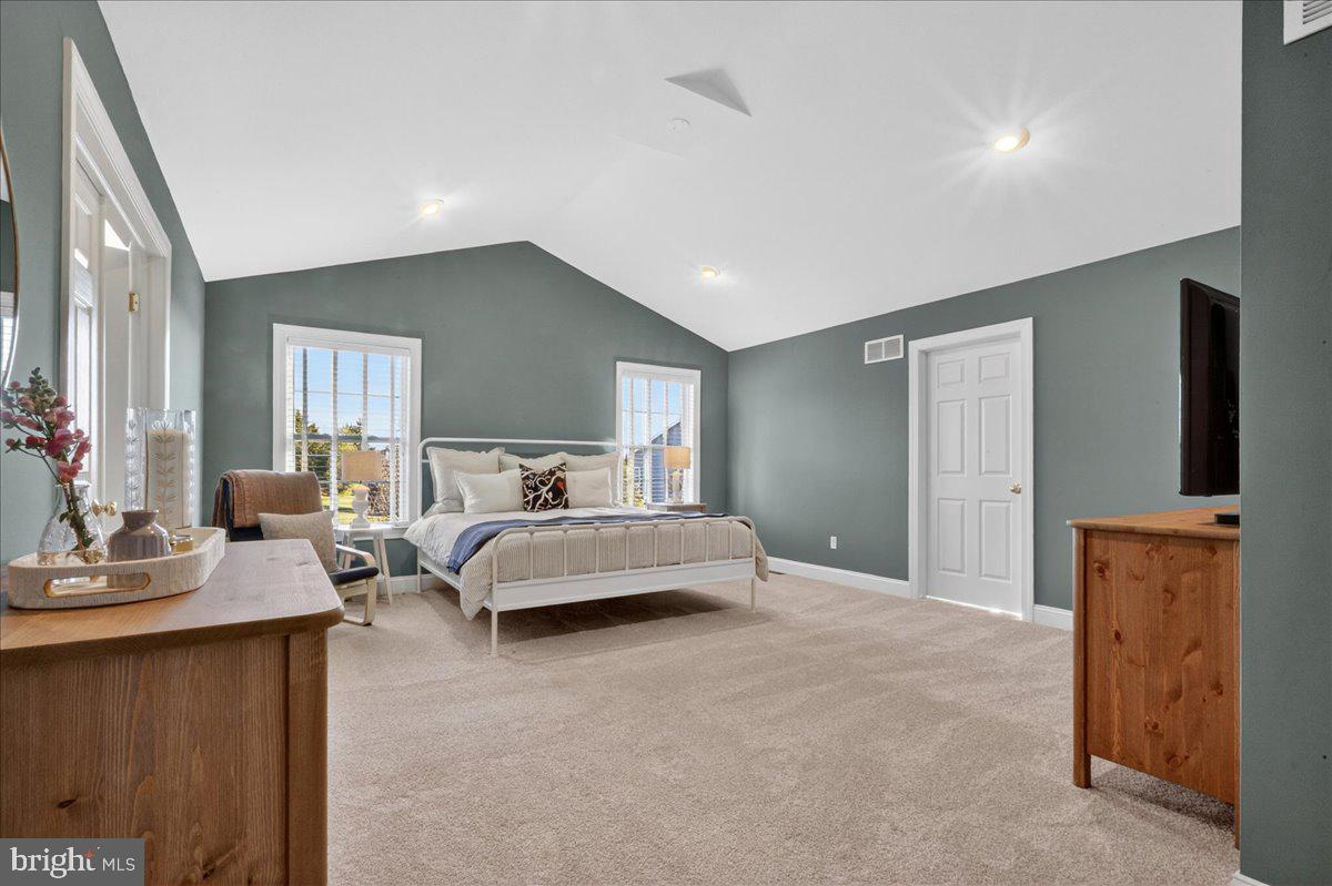 FERGUSON HILL - Residential