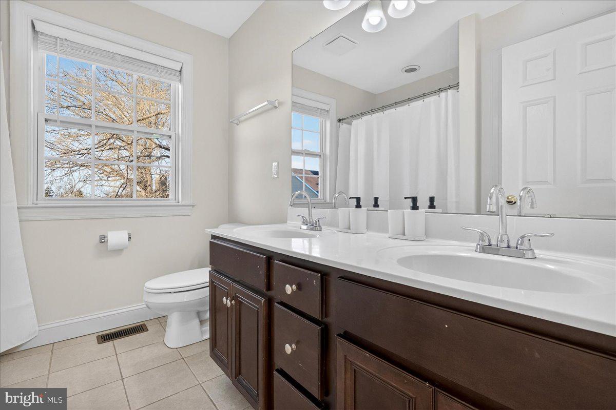 FERGUSON HILL - Residential