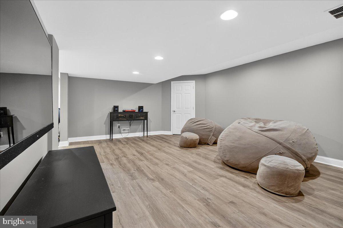 FERGUSON HILL - Residential