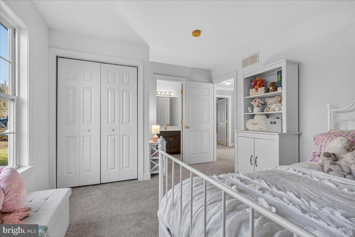 FERGUSON HILL - Residential