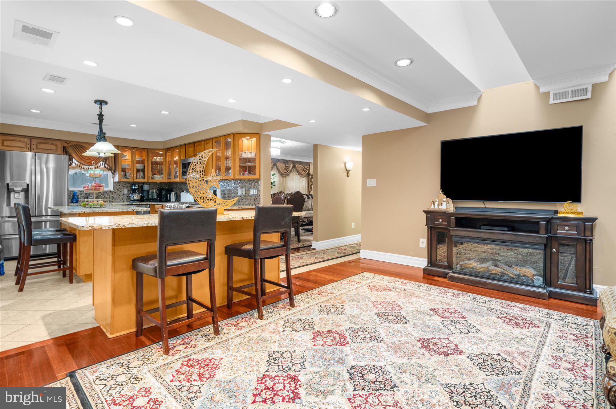 LIBERTY SQUARE - Residential