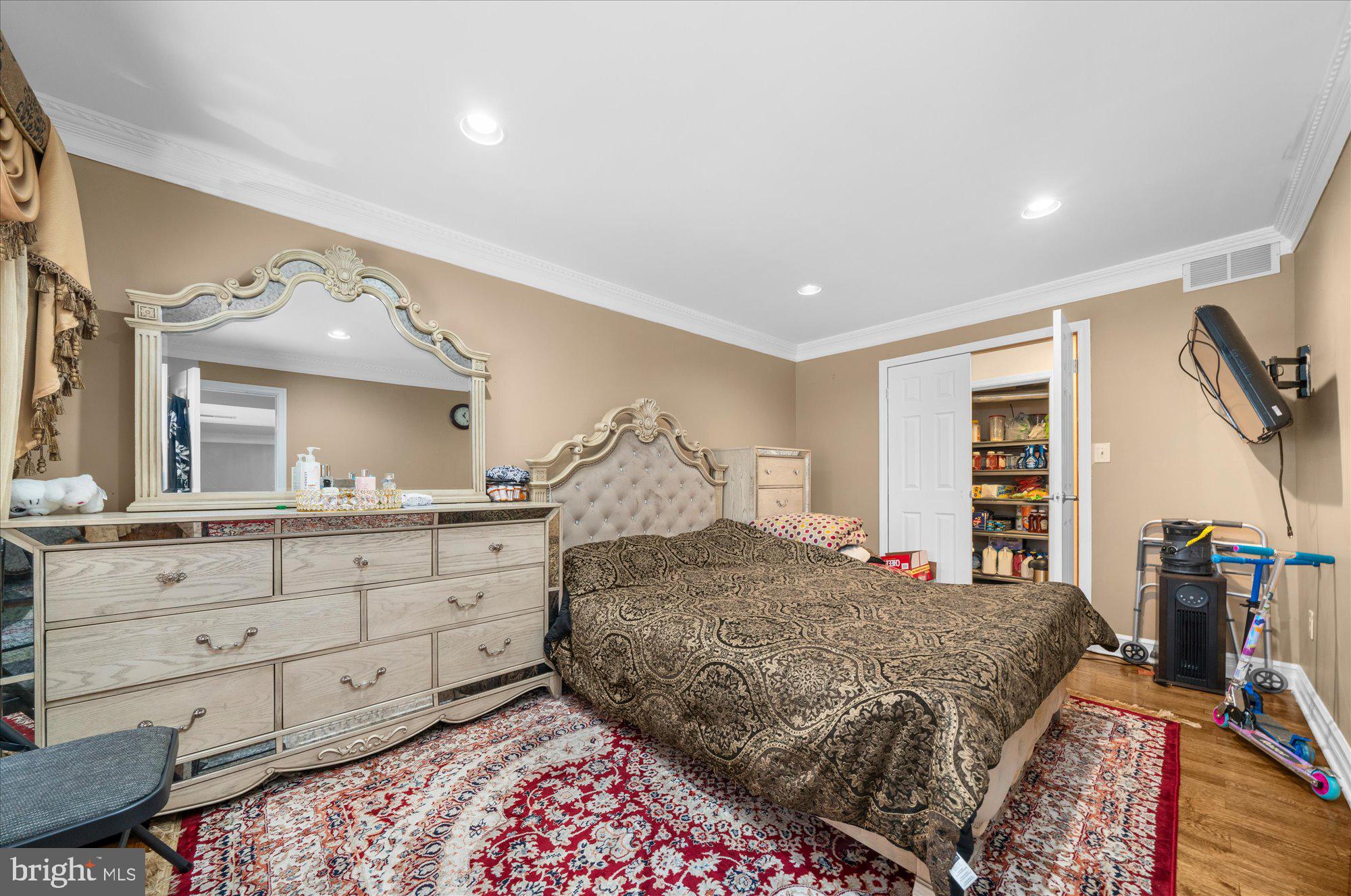 LIBERTY SQUARE - Residential