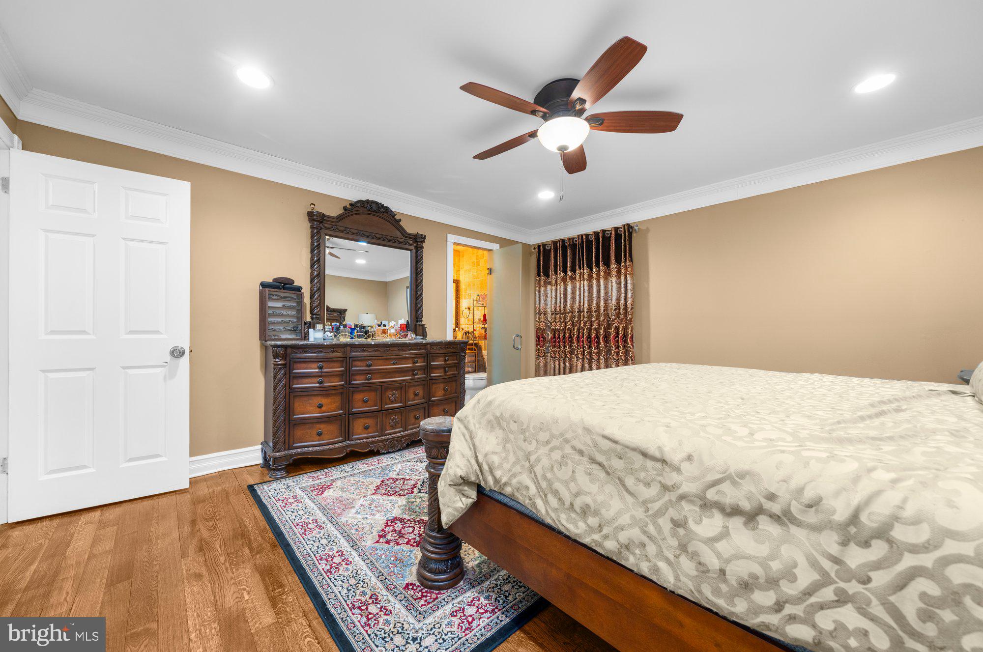 LIBERTY SQUARE - Residential