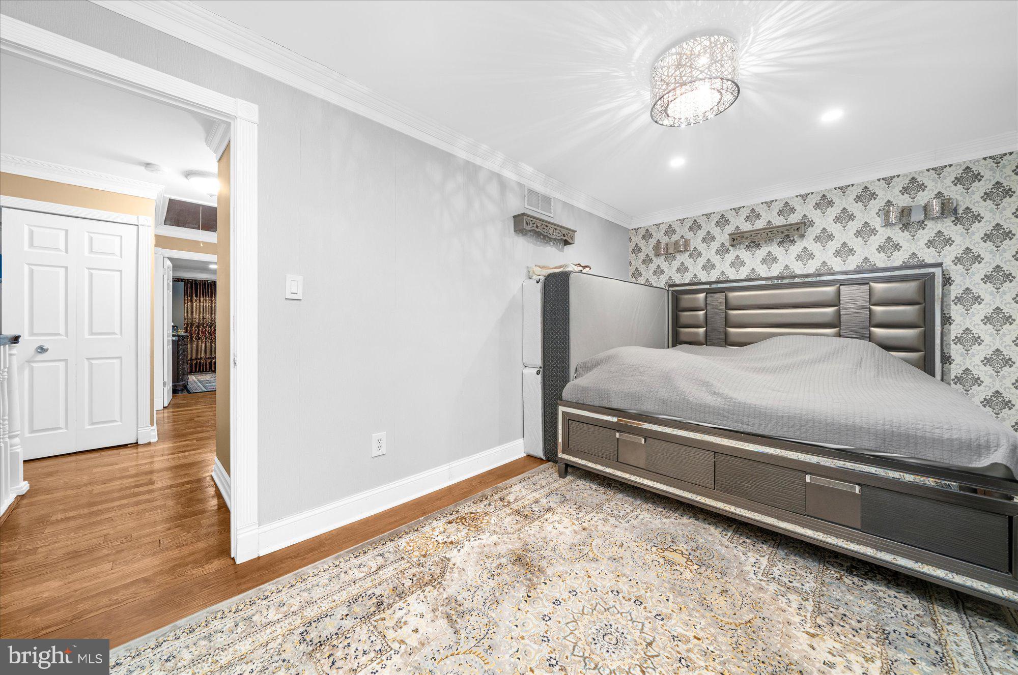 LIBERTY SQUARE - Residential