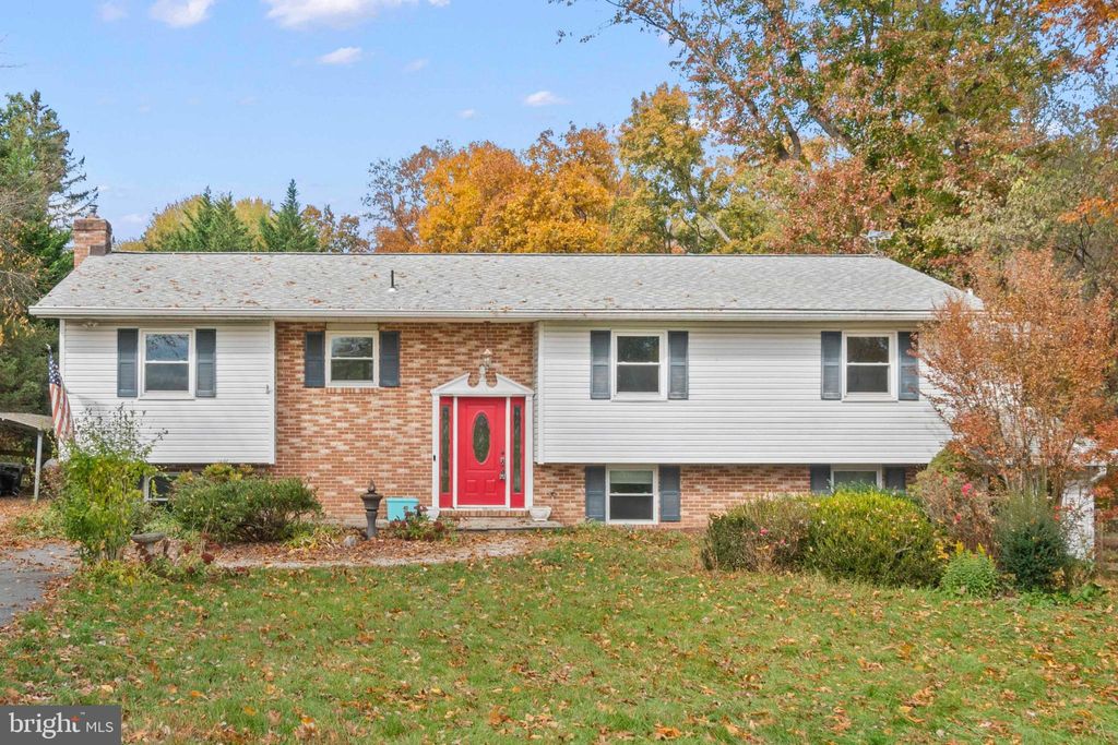 Photo of 3000 Flag Marsh Road, MOUNT AIRY, MD 21771 (MLS # MDCR2030784)