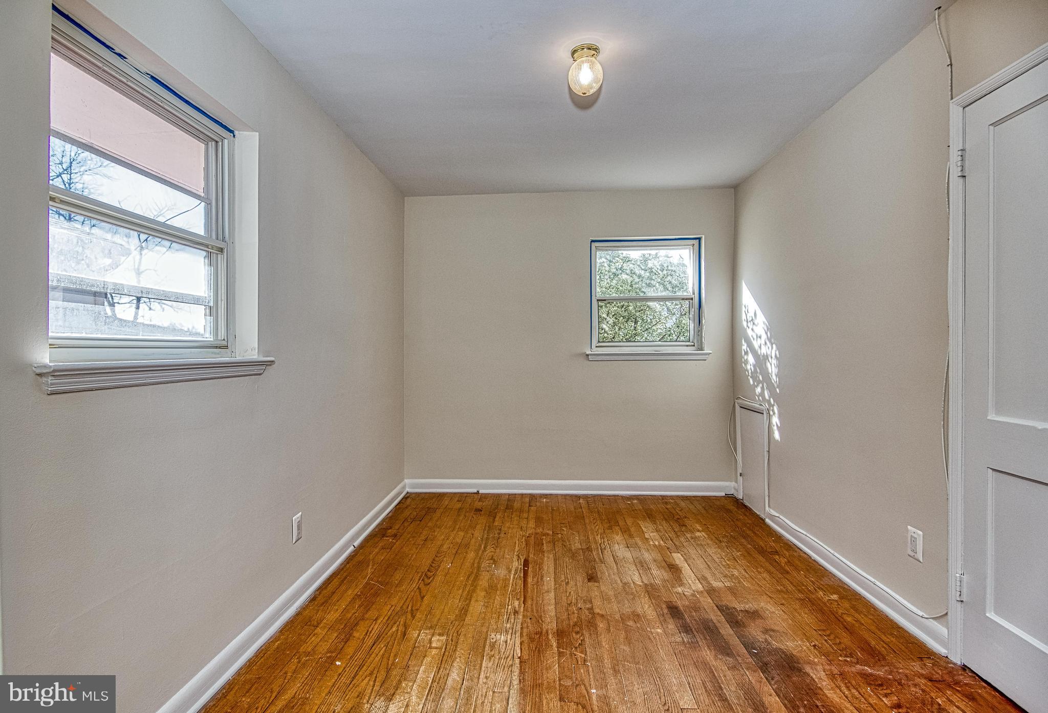 BROYHILL PARK - Residential Lease