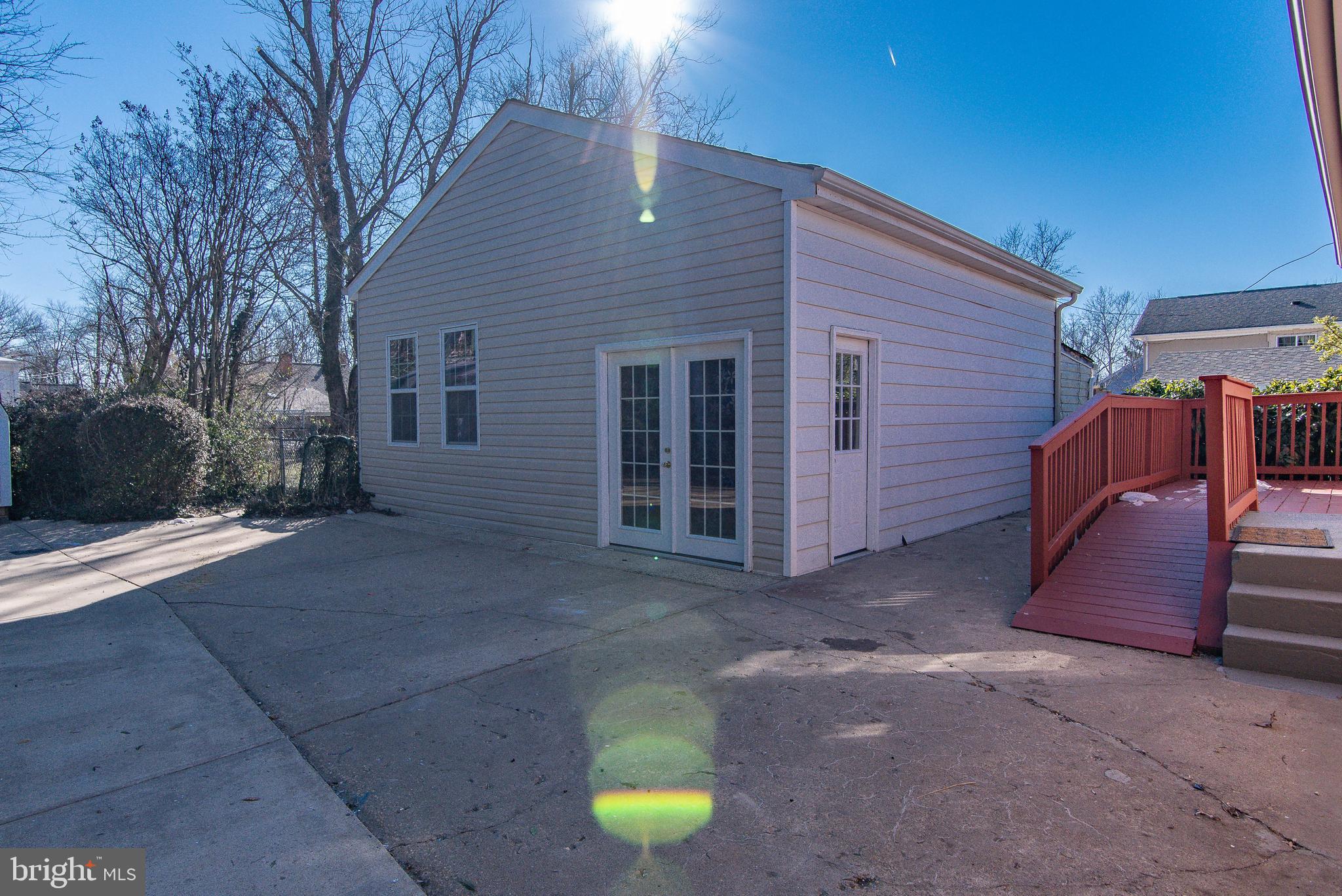 BROYHILL PARK - Residential Lease