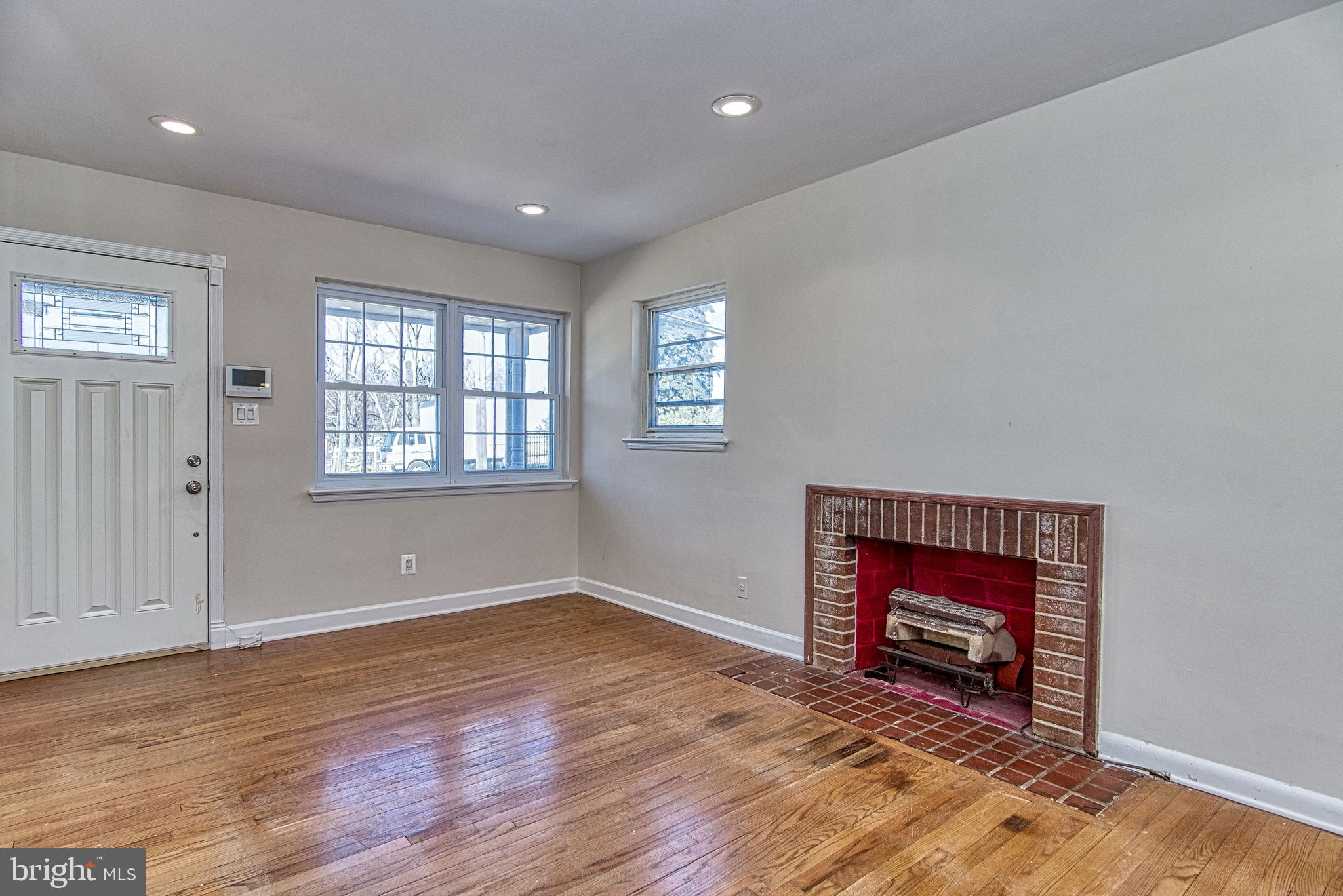 BROYHILL PARK - Residential Lease