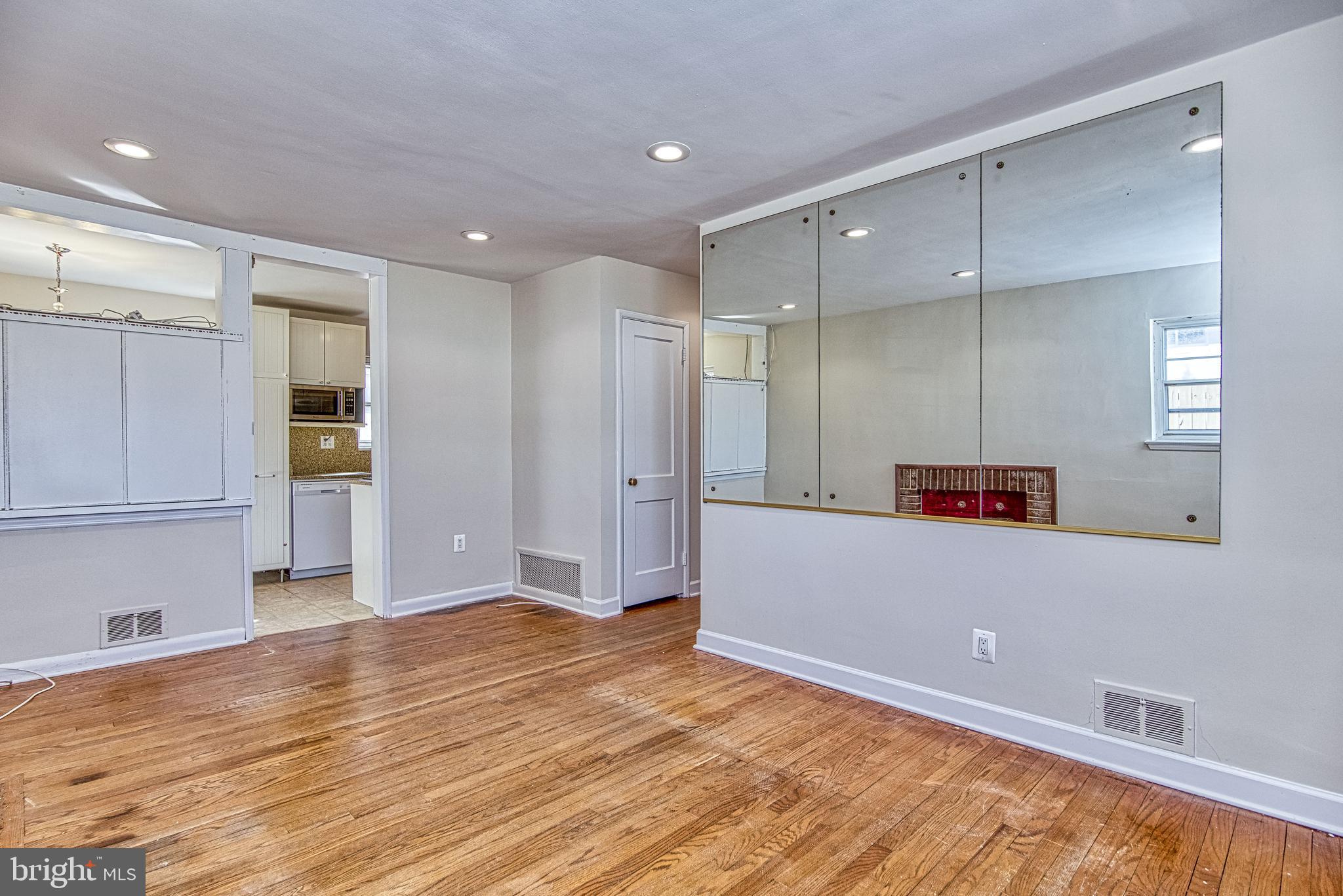 BROYHILL PARK - Residential Lease