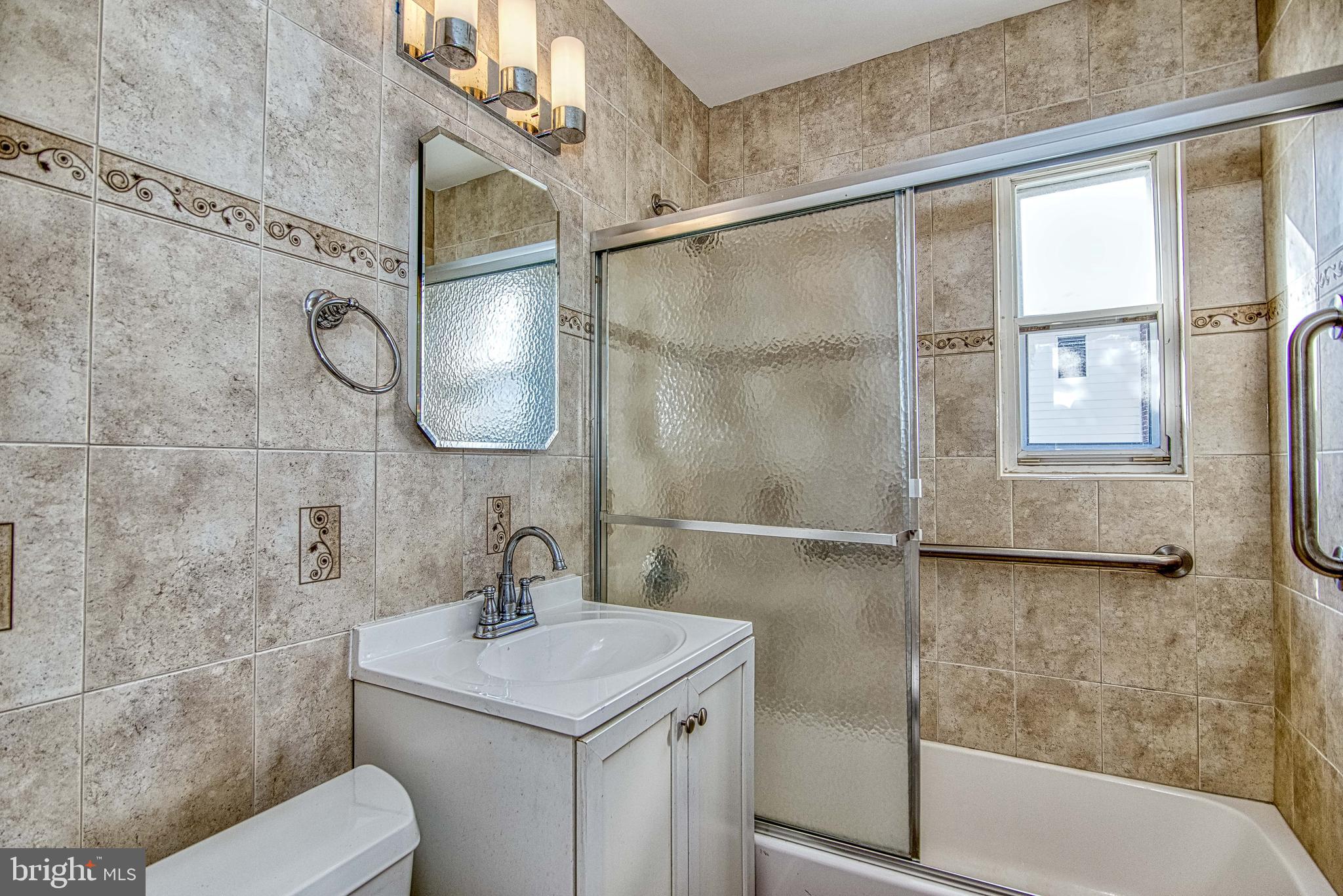 BROYHILL PARK - Residential Lease