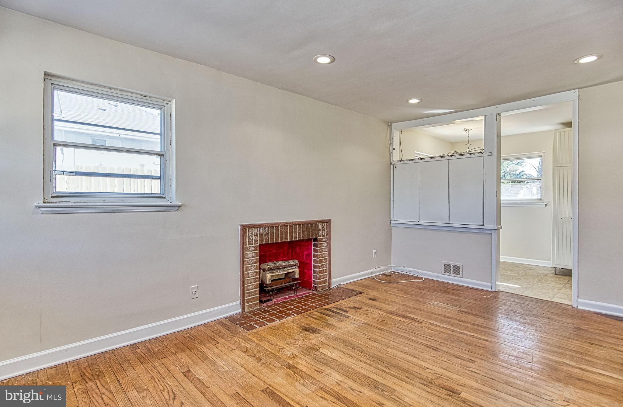 BROYHILL PARK - Residential Lease