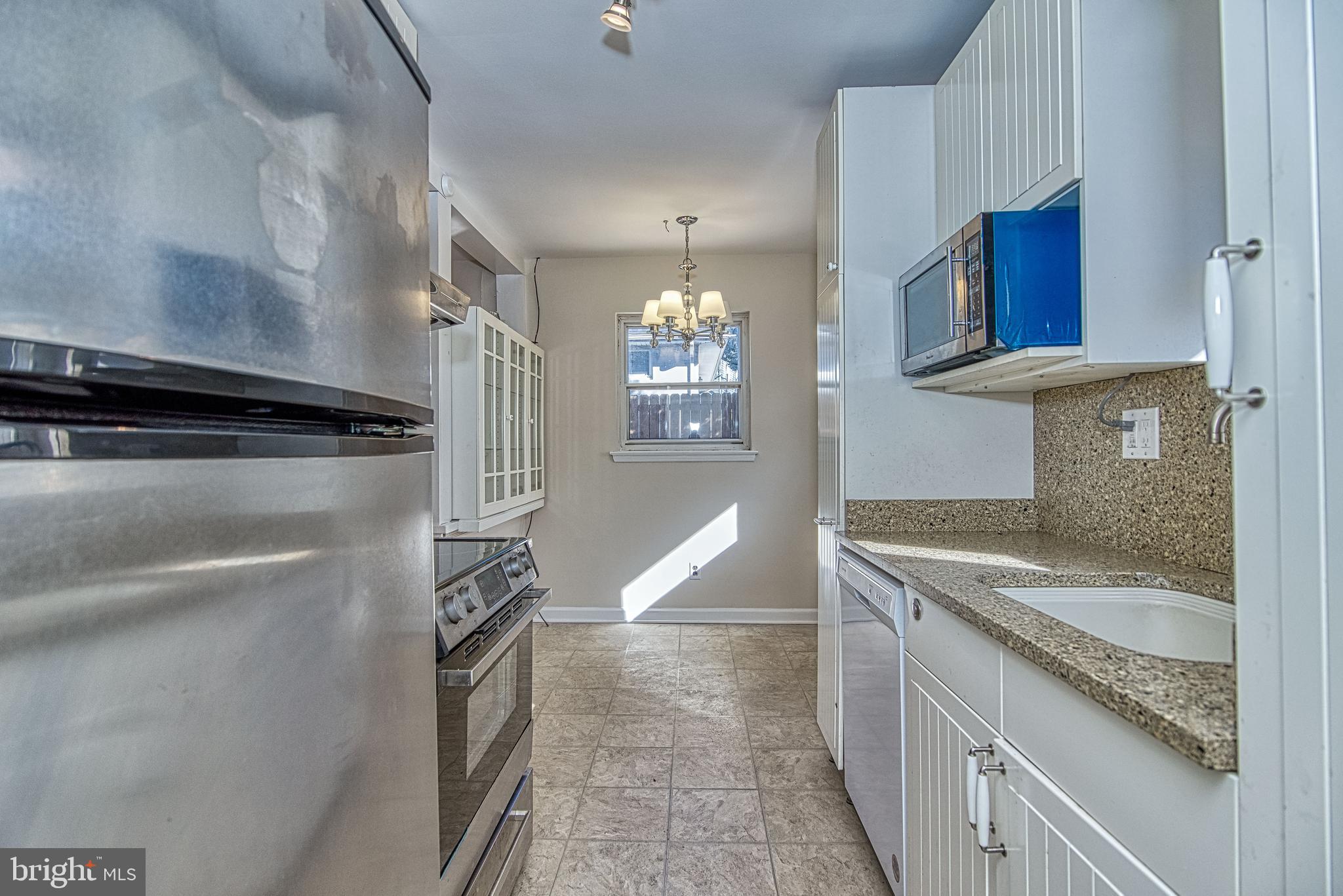 BROYHILL PARK - Residential Lease