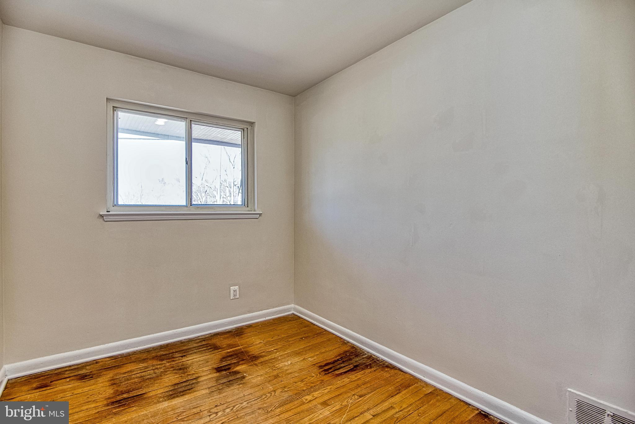 BROYHILL PARK - Residential Lease