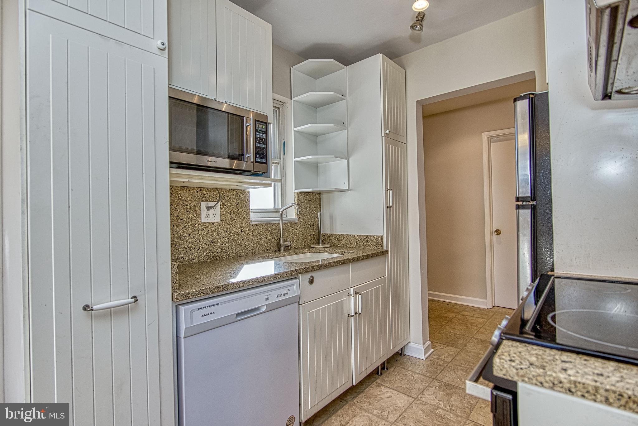 BROYHILL PARK - Residential Lease