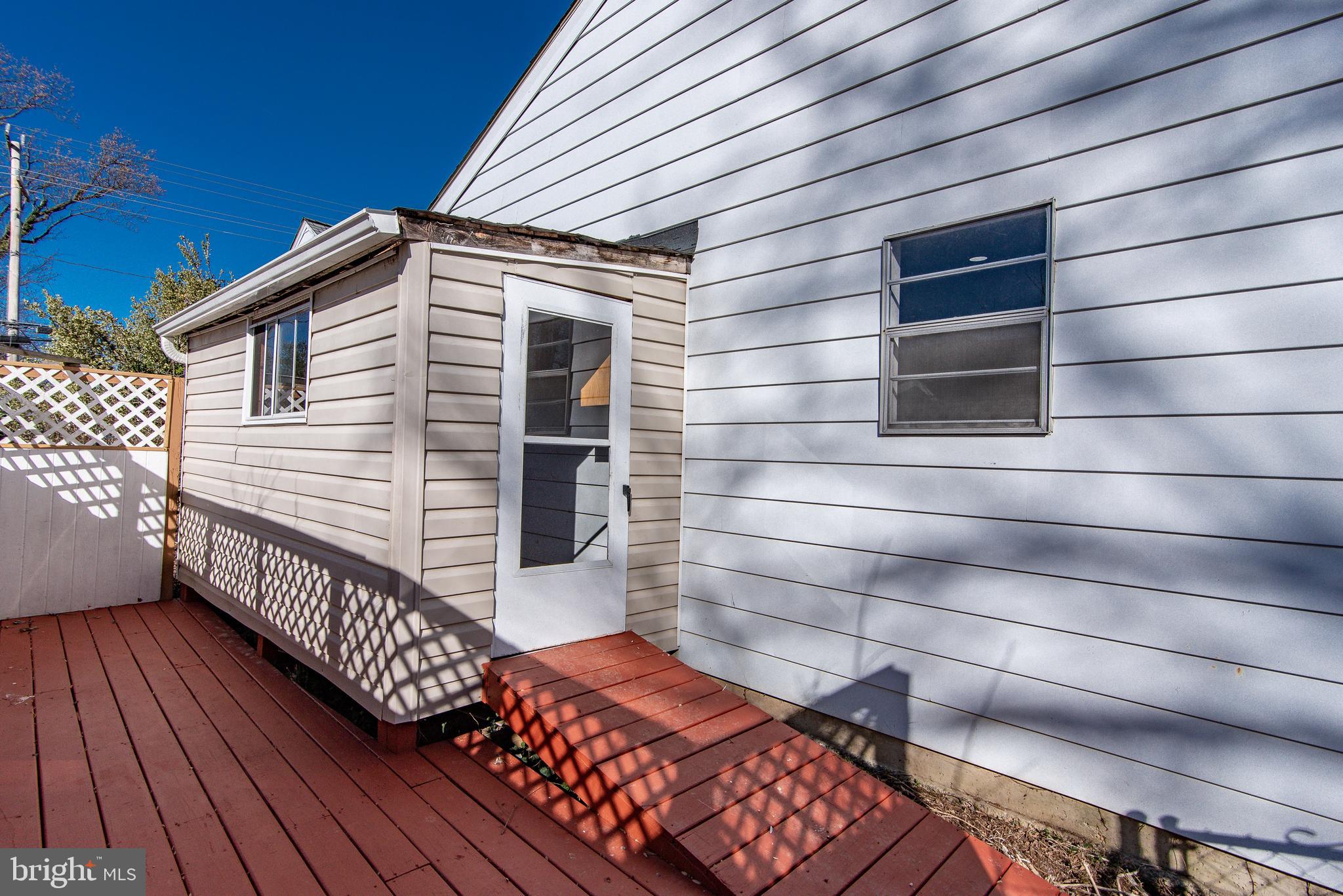 BROYHILL PARK - Residential Lease