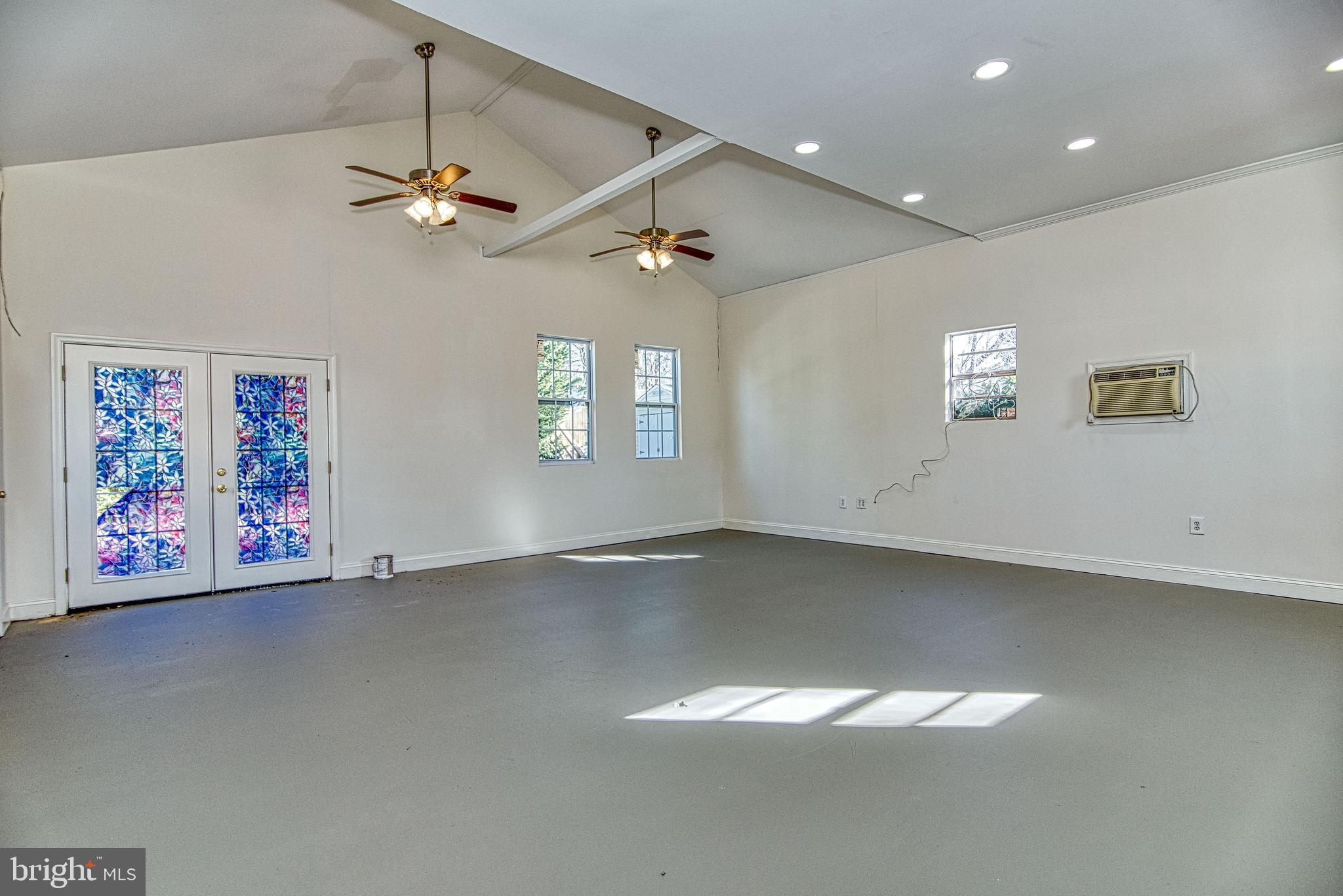 BROYHILL PARK - Residential Lease