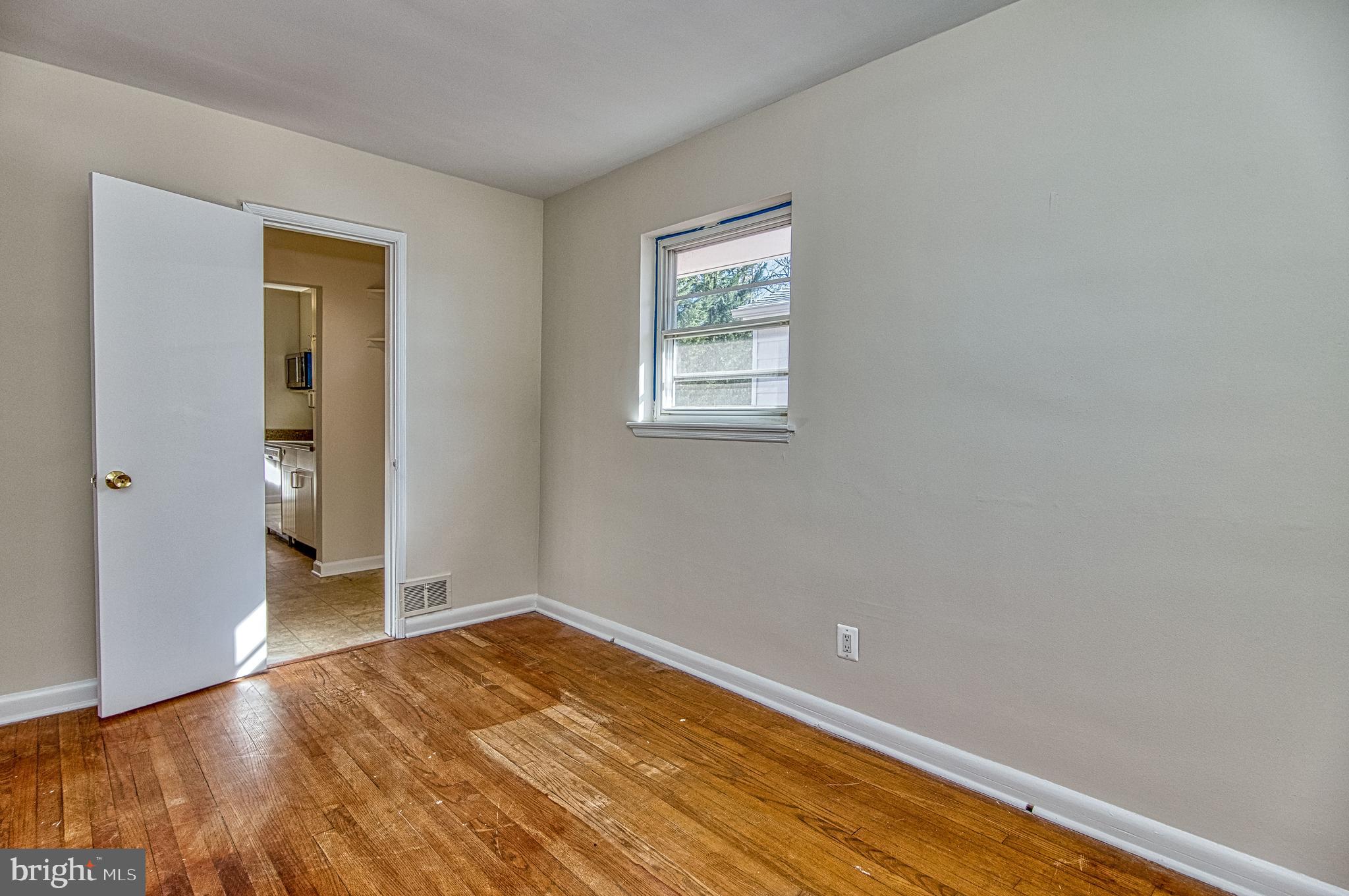 BROYHILL PARK - Residential Lease