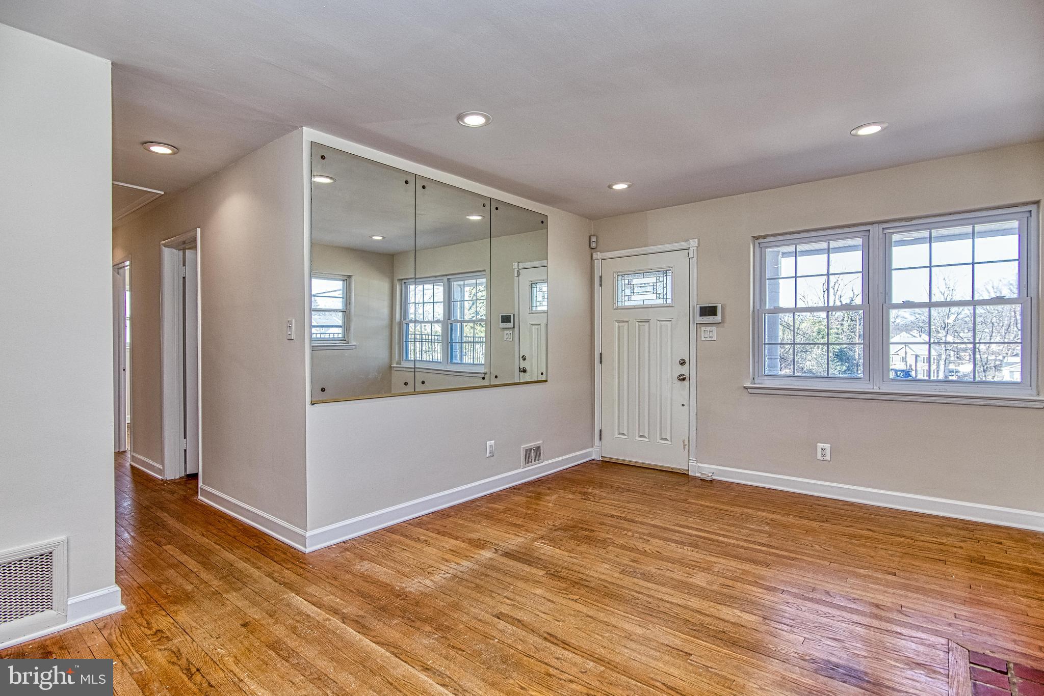 BROYHILL PARK - Residential Lease