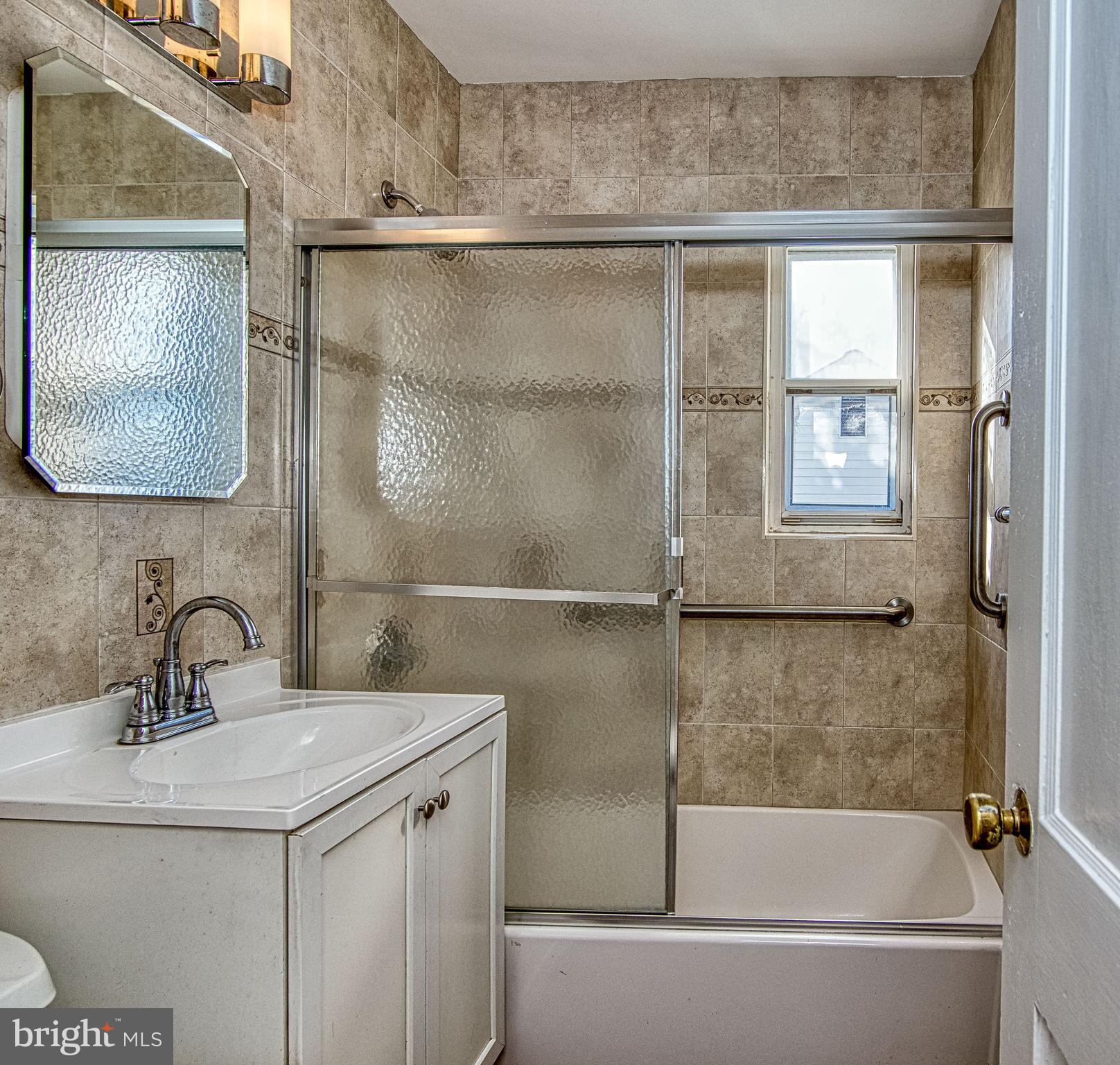 BROYHILL PARK - Residential Lease