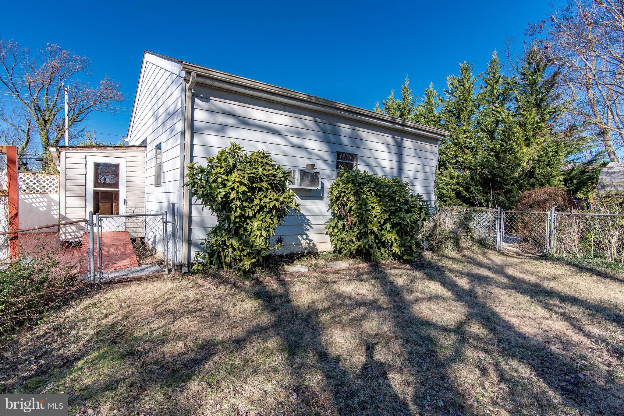 BROYHILL PARK - Residential Lease