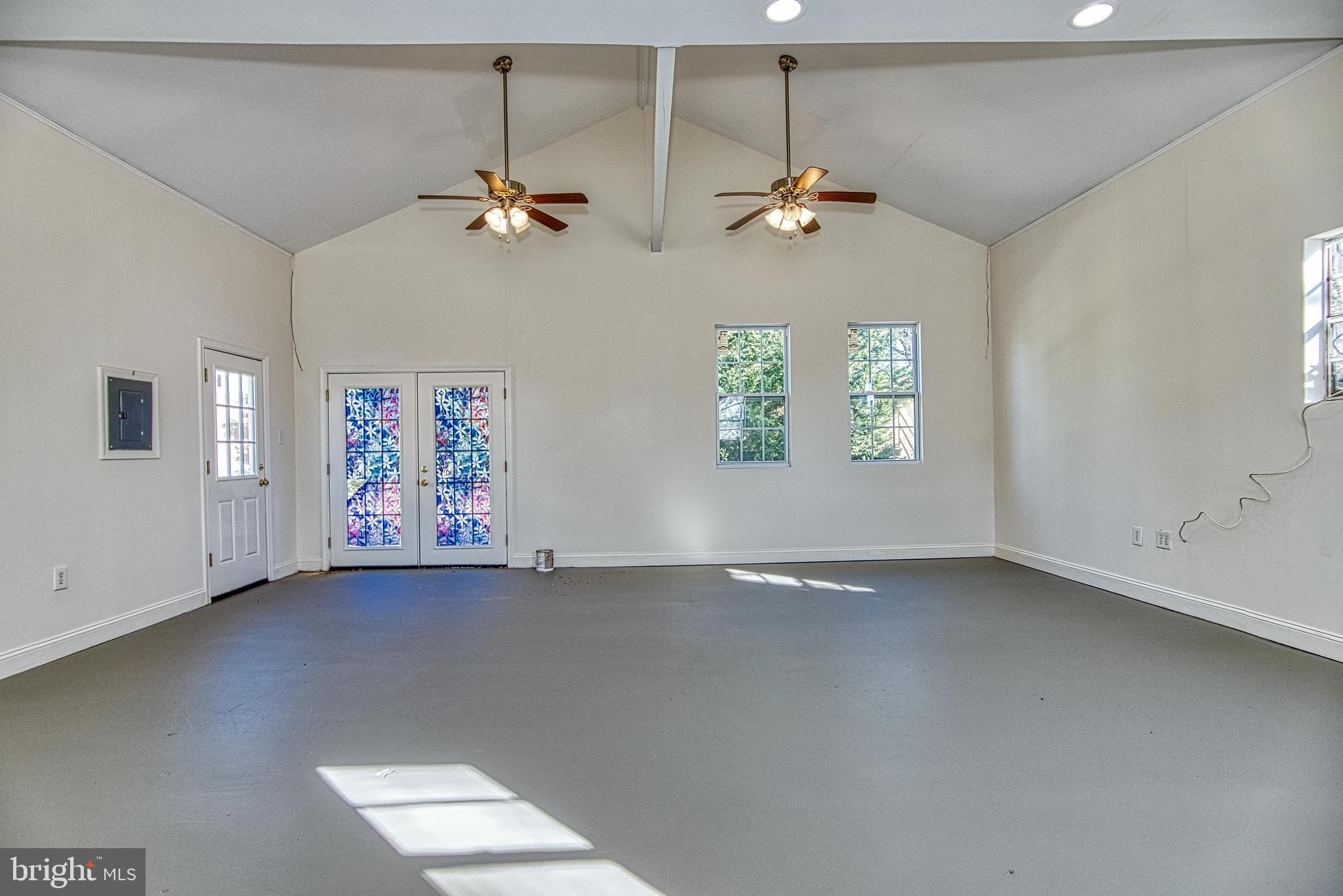 BROYHILL PARK - Residential Lease