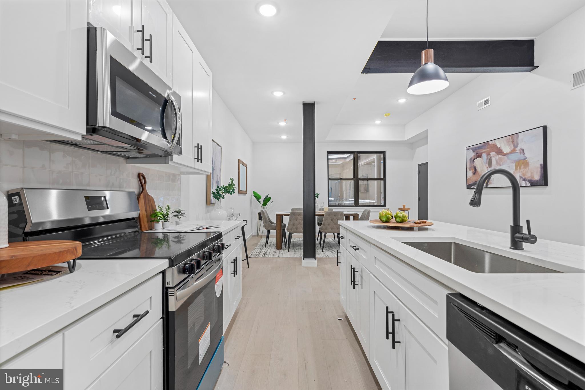 PORT RICHMOND - Residential Lease