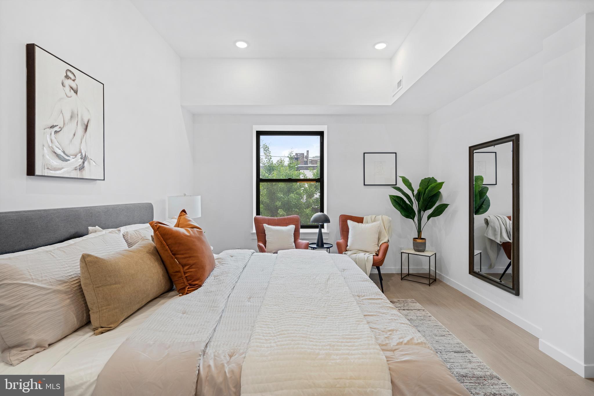 PORT RICHMOND - Residential Lease