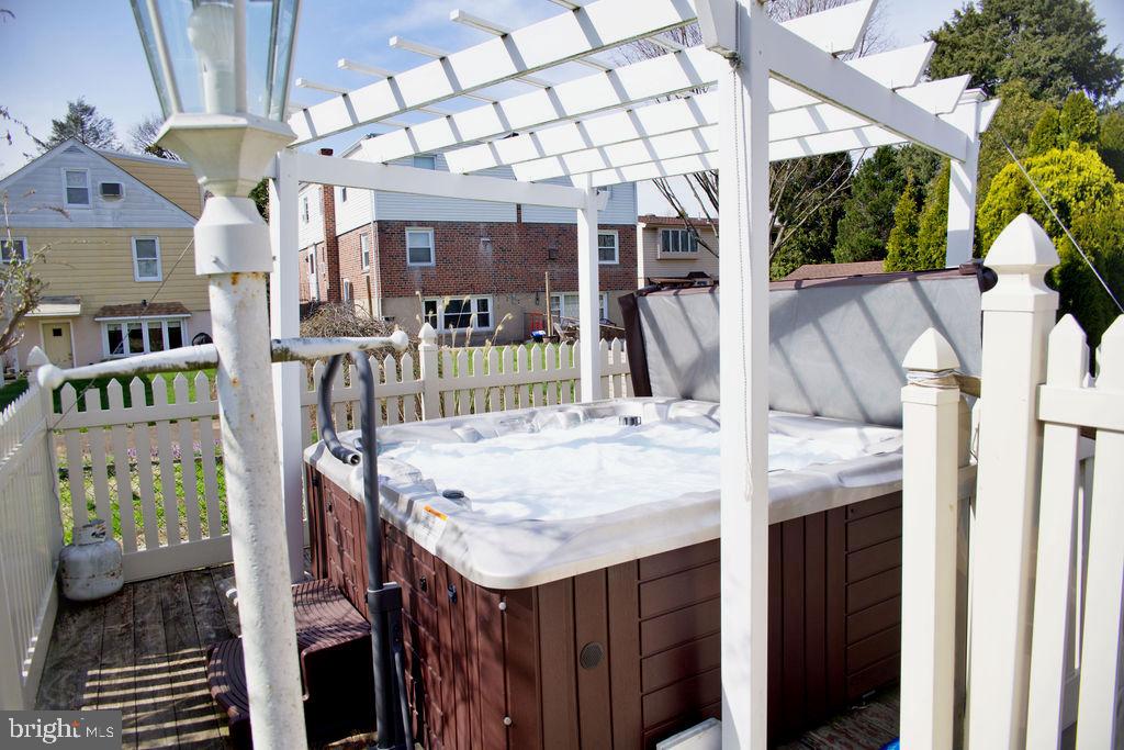 ROCKLEDGE - Residential