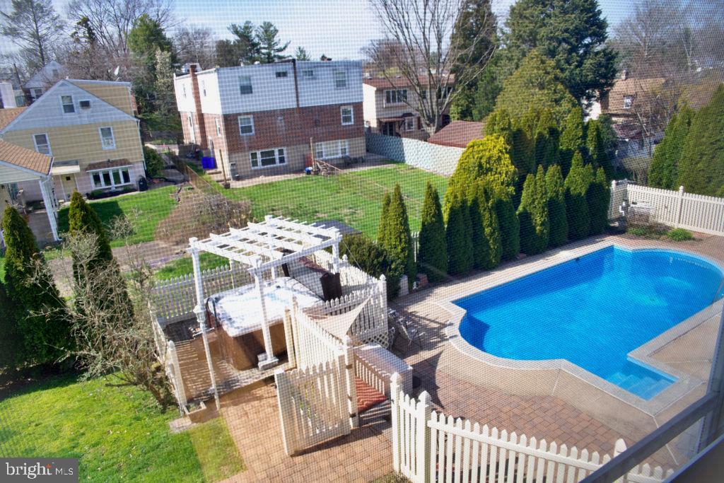 ROCKLEDGE - Residential