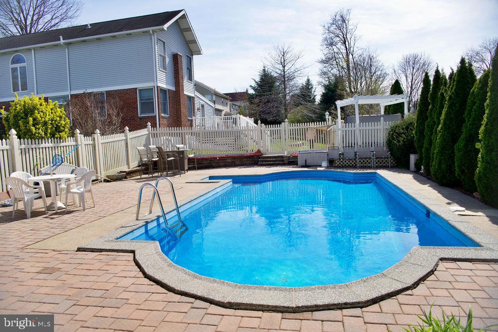 ROCKLEDGE - Residential