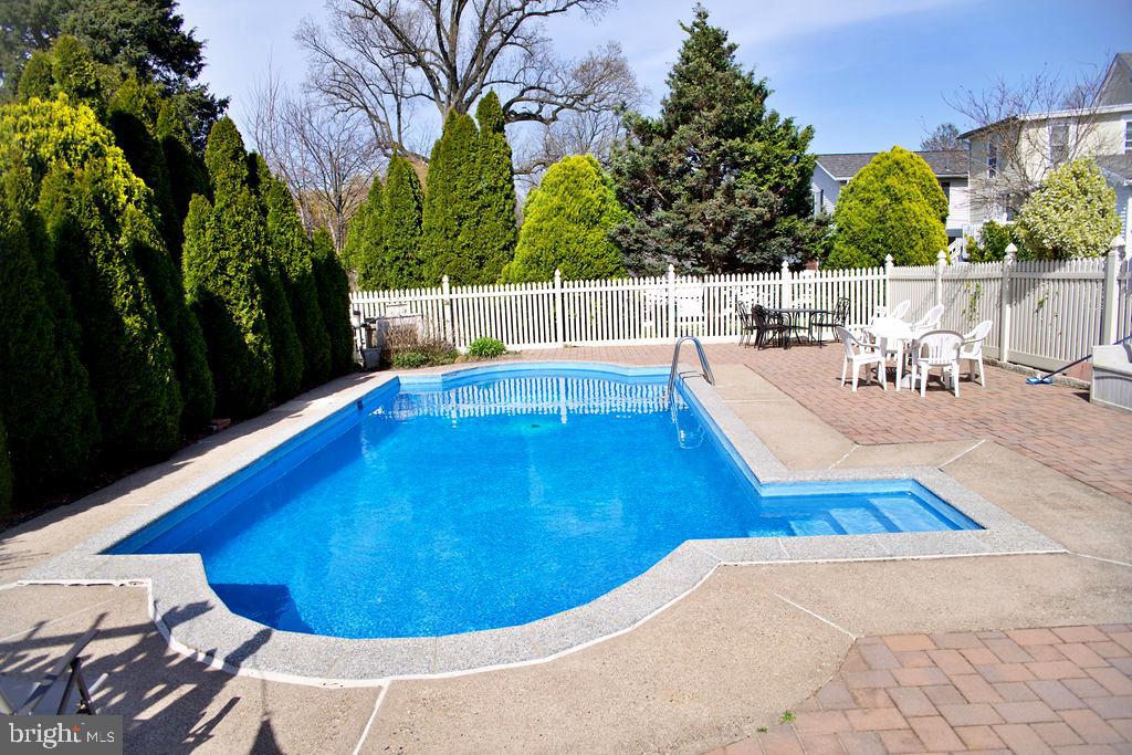 ROCKLEDGE - Residential