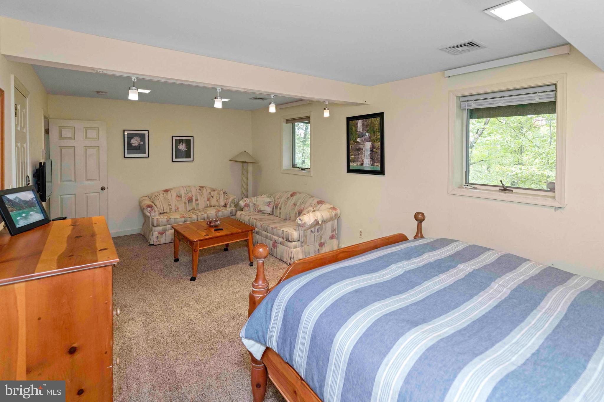 LAURELWOODS - Residential