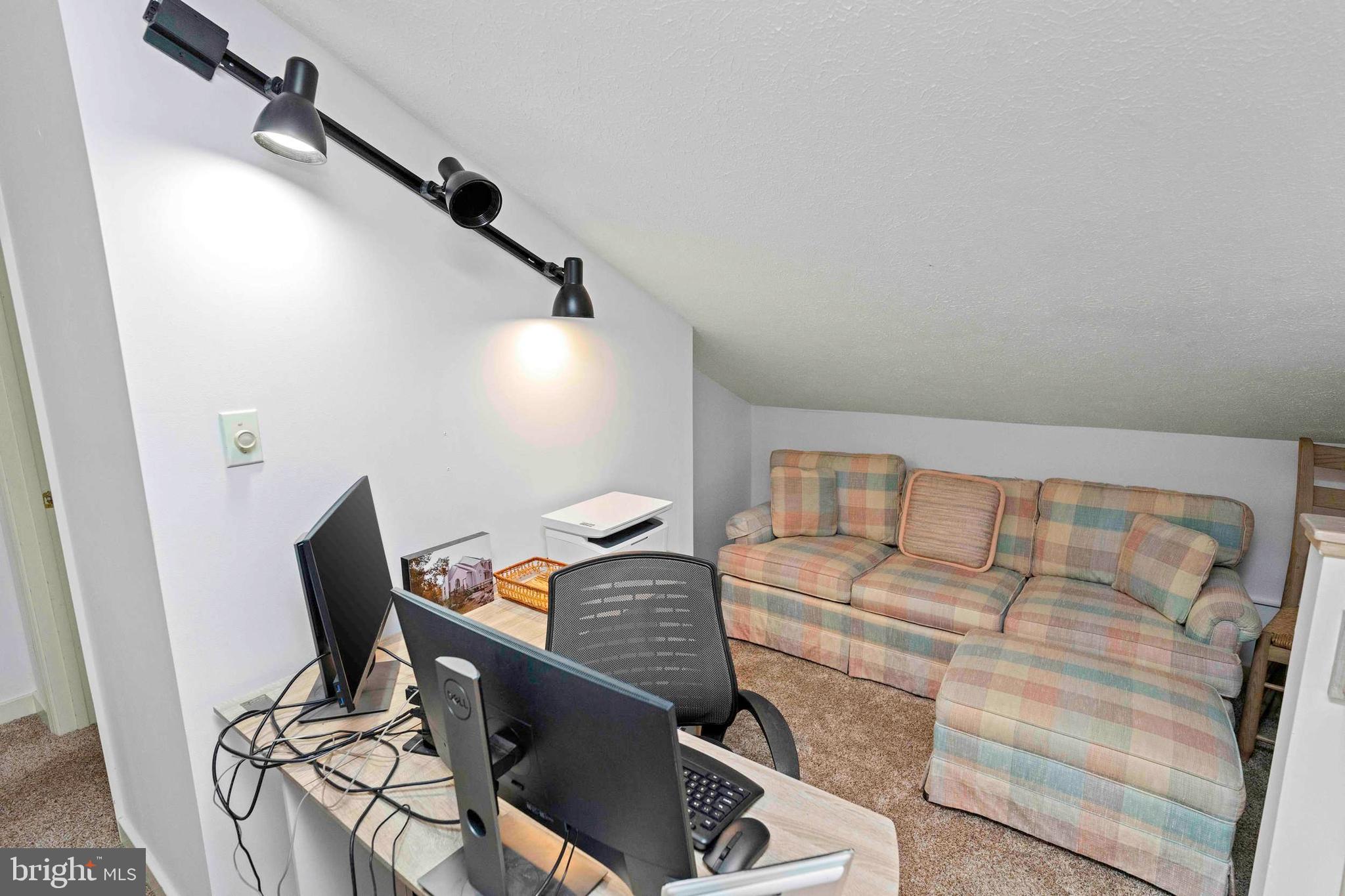 LAURELWOODS - Residential