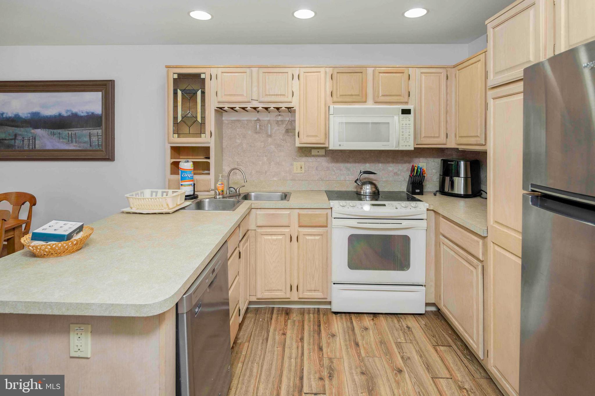 LAURELWOODS - Residential