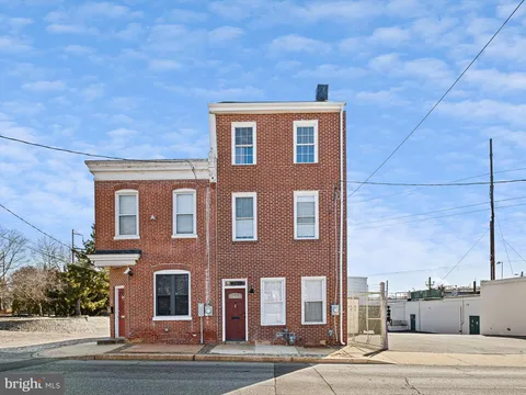 MLS: DENC2076958