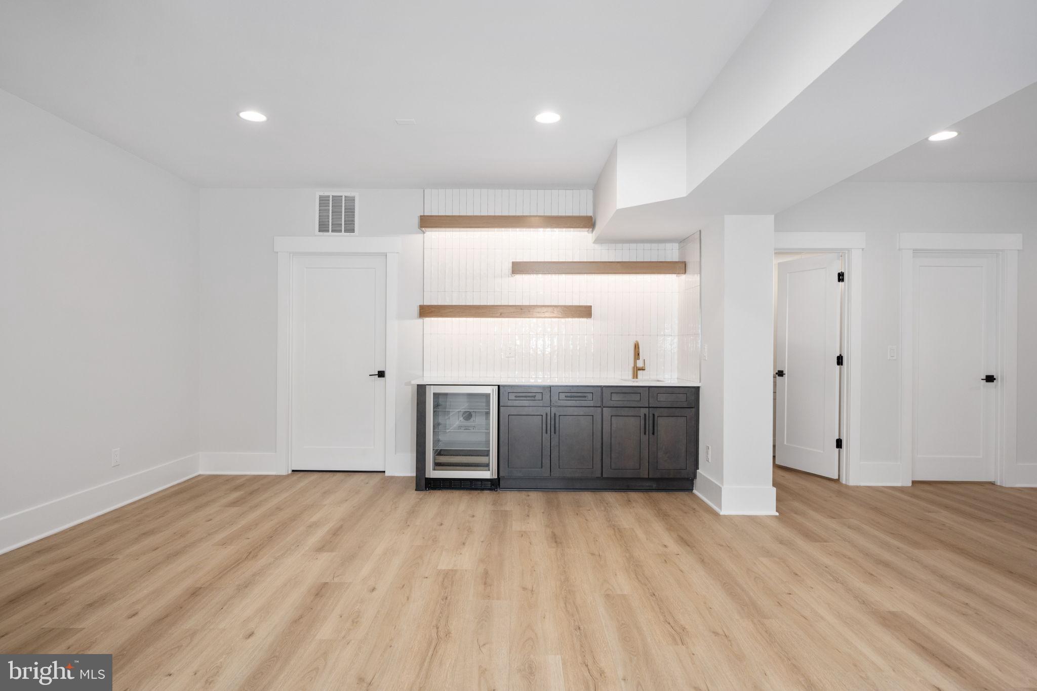 ROSNI ESTATES - Residential