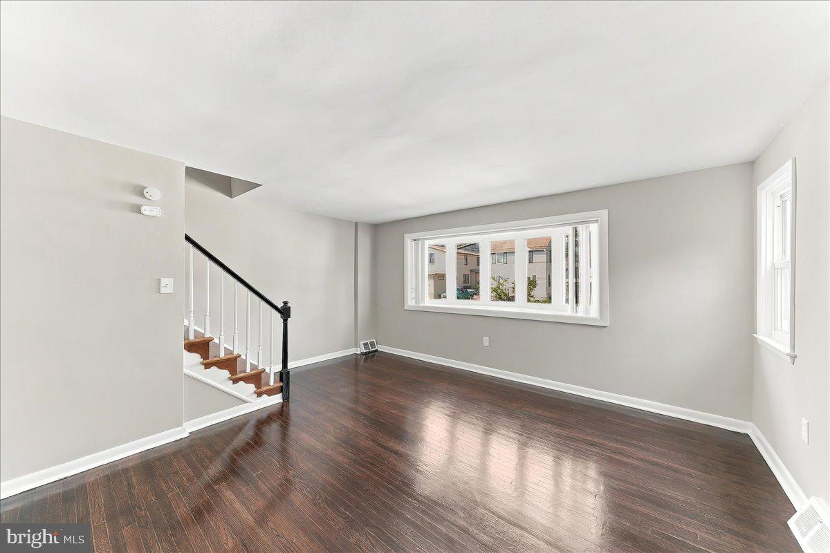 1122 WALNUT STREET