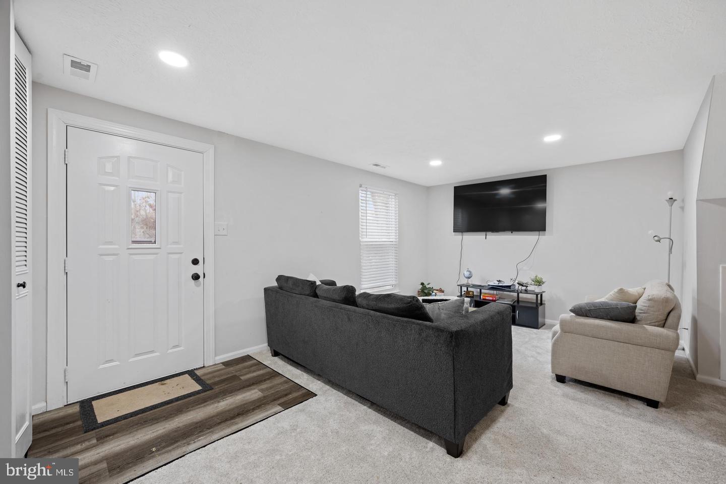 2702 GREENWOOD DRIVE