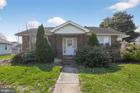 Homes For Sale - 16 Winston Avenue<br/> New Castle County, WILMINGTON, DE 19804